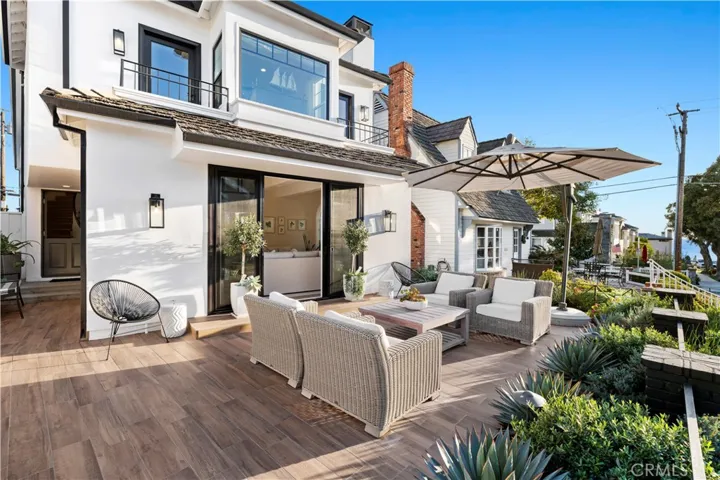 302 Narcissus Avenue, Corona Del Mar, California 92625
