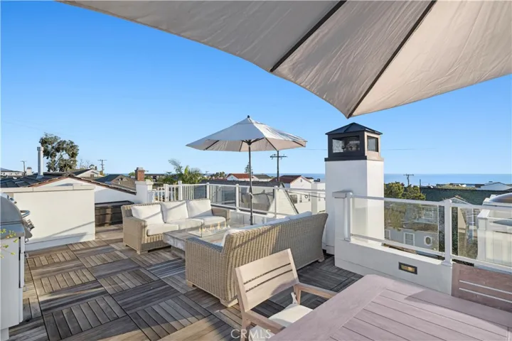 302 Narcissus Avenue, Corona Del Mar, California 92625