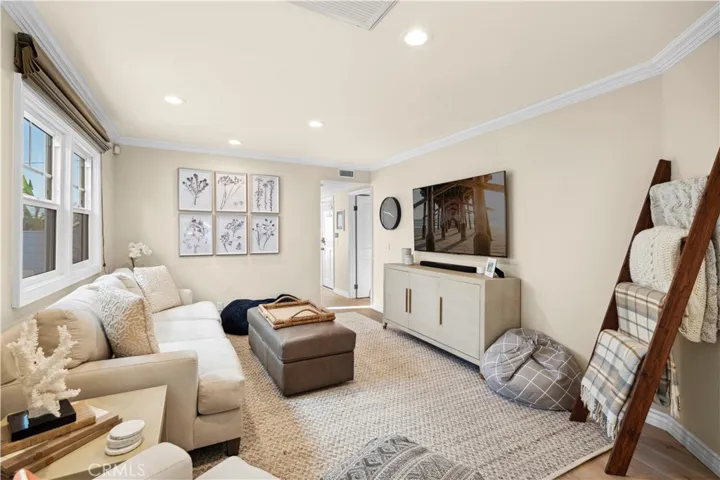 302 Narcissus Avenue, Corona Del Mar, California 92625