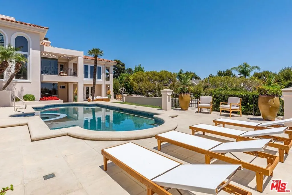 1136 Calle Vista Drive, Beverly Hills, California 90210 home-pic-14