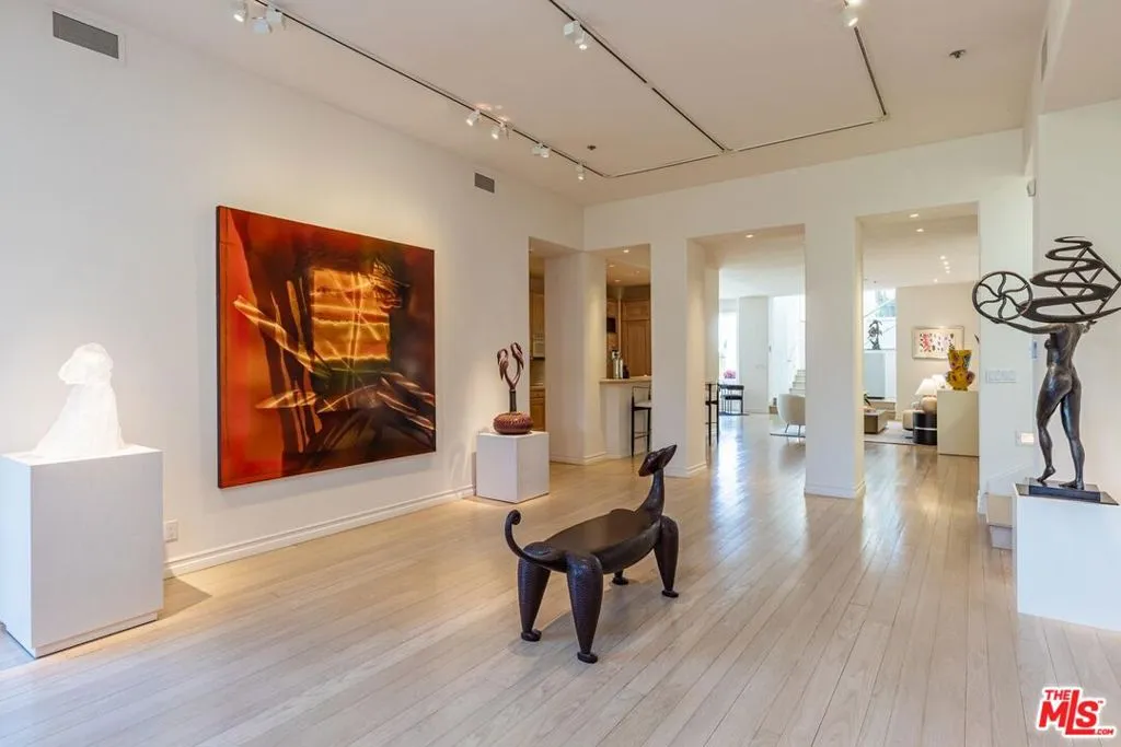 1136 Calle Vista Drive, Beverly Hills, California 90210 home-pic-19