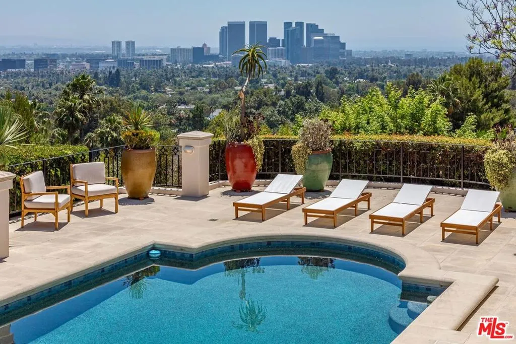 1136 Calle Vista Drive, Beverly Hills, California 90210 home-pic-24