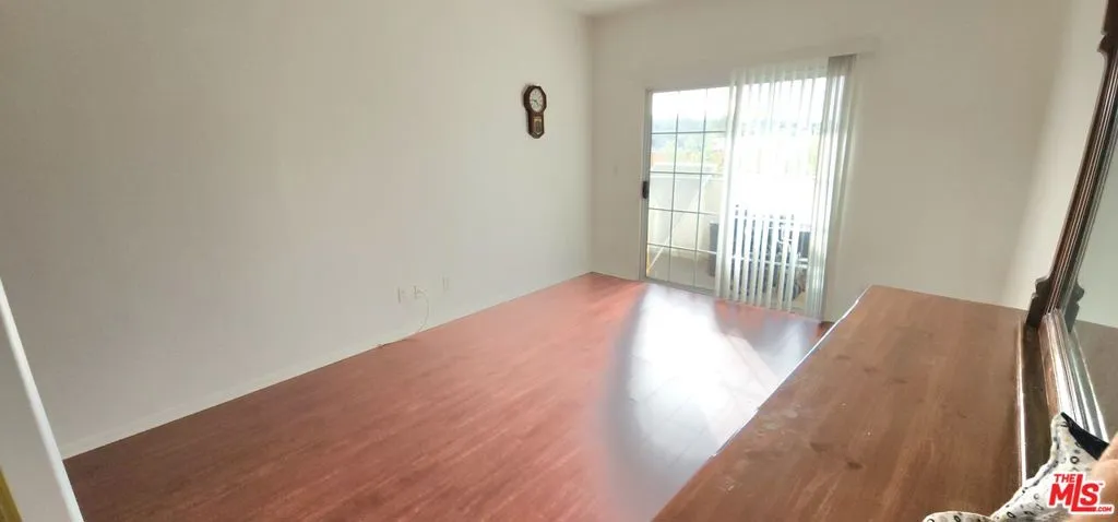5219 Newcastle Avenue 302, Encino, California 91316