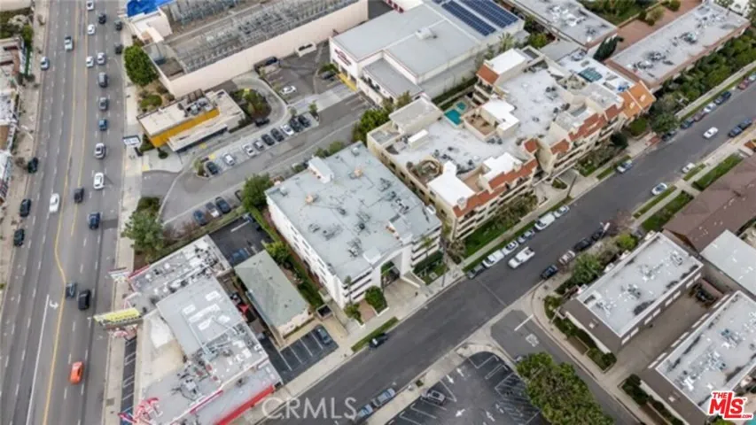 5219 Newcastle Avenue 302, Encino, California 91316