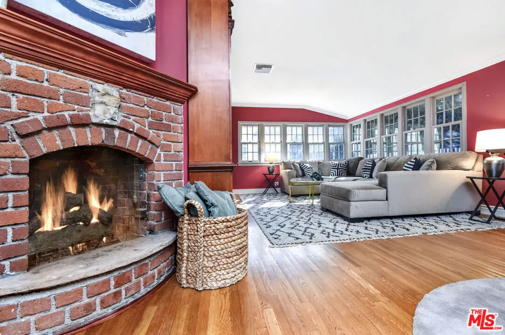 4141 Knobhill Drive, Sherman Oaks, California 91403 home-pic-18