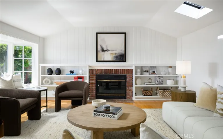 2130 Glenneyre Street, Laguna Beach, California 92651