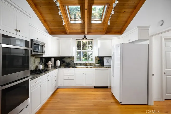 2130 Glenneyre Street, Laguna Beach, California 92651