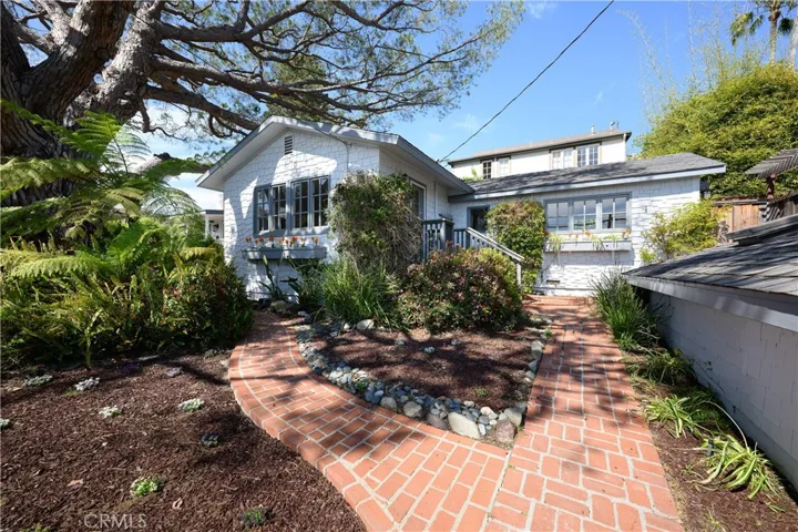 2130 Glenneyre Street, Laguna Beach, California 92651