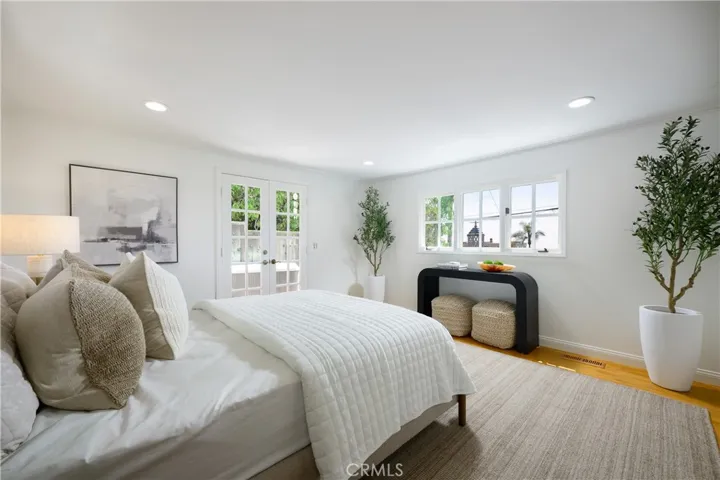 2130 Glenneyre Street, Laguna Beach, California 92651