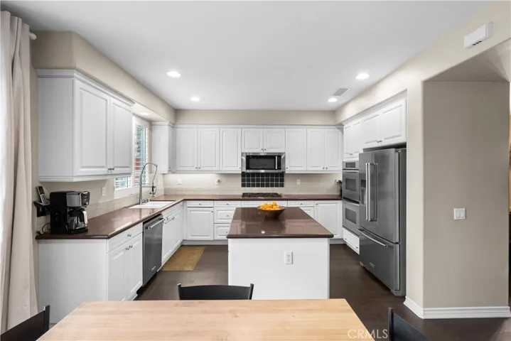 26844 Peppertree Drive, Valencia, California 91381