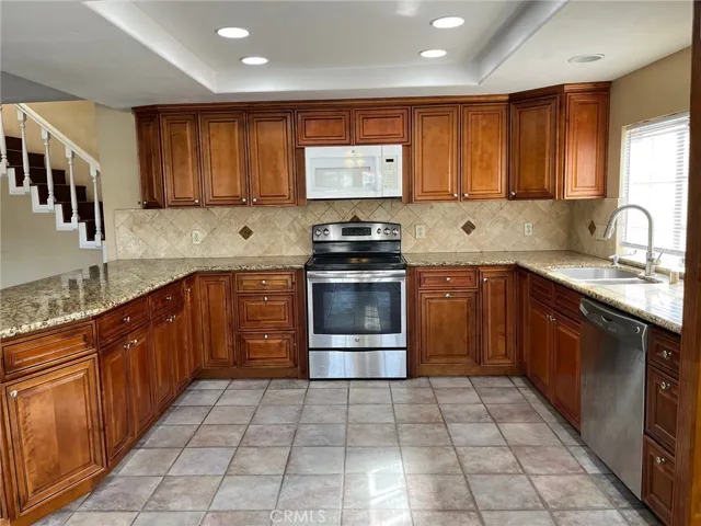 30121 Boat Haven Drive, Canyon Lake, California 92587