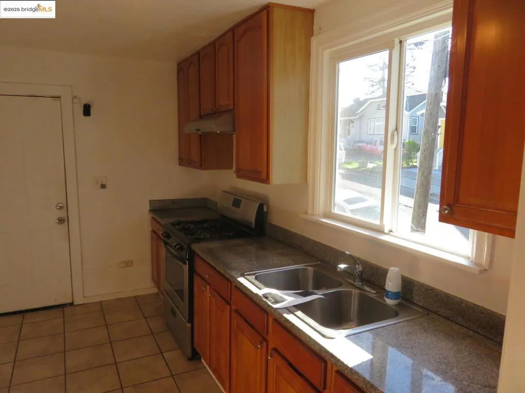 4510 San Carlos Ave, Oakland, California 94601 home-pic-16