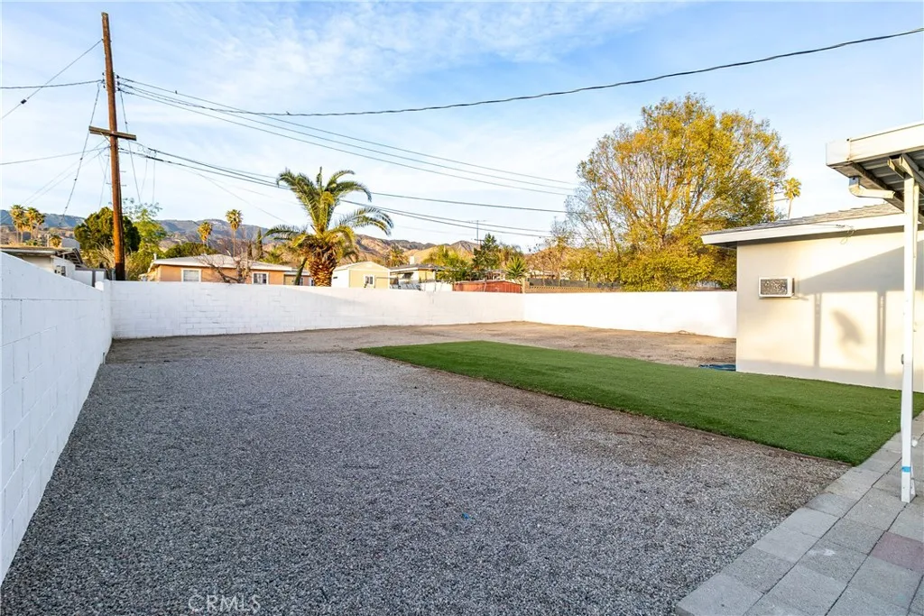25542 Edgemont Drive, San Bernardino, California 92404 home-pic-12