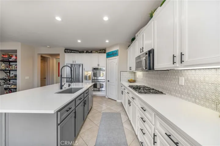 Kitchen/Walk-in Pantry