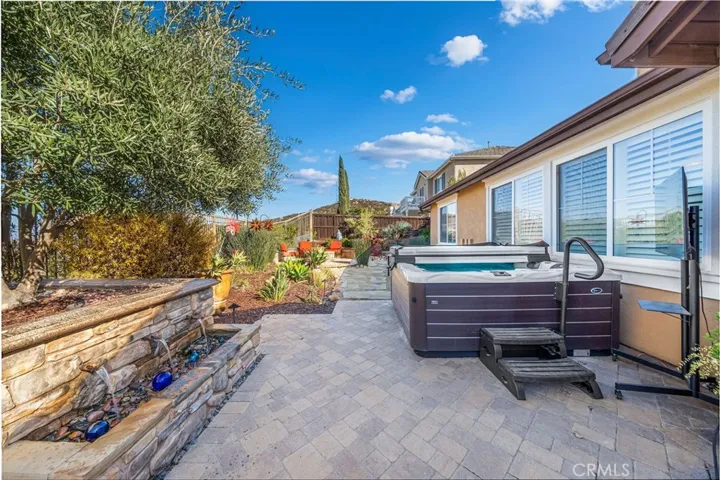 Back Patio, Spa, TV, BBQ