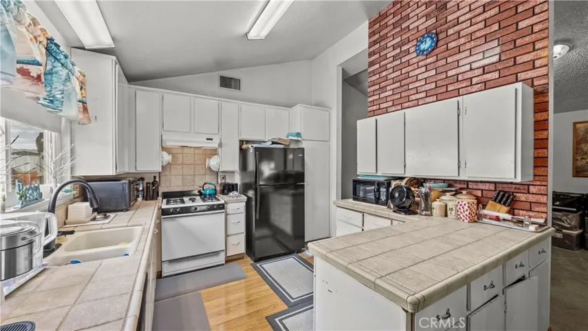 1125 Aspen Street, Corona, California 92879