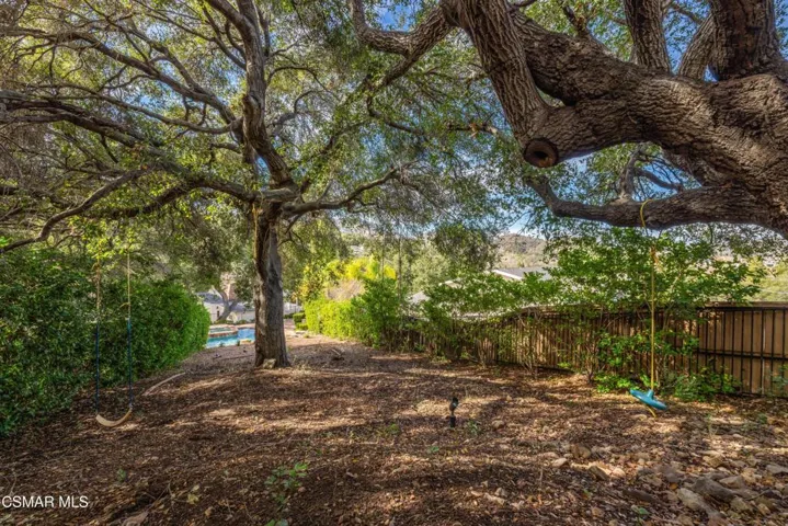 2498 Hereford Rd, Lake Sherwood, CA-Vinc