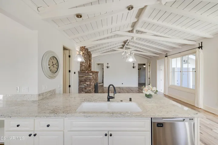 2498 Hereford Rd, Lake Sherwood, CA-Vinc