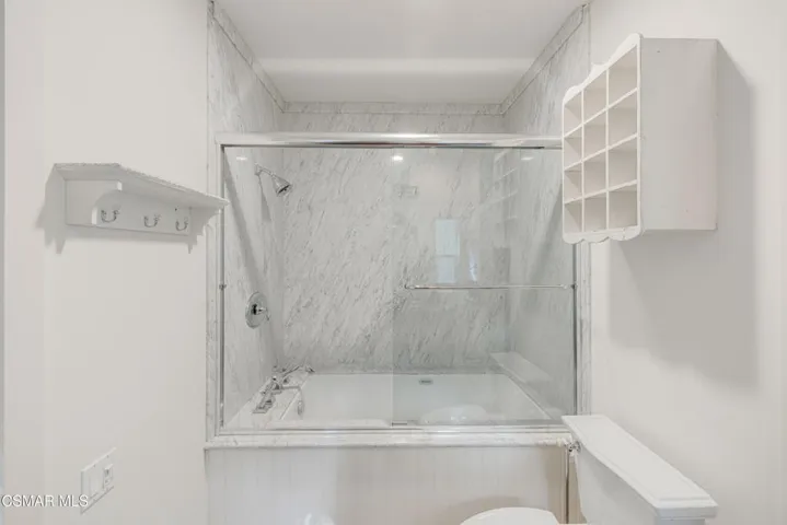 2498 Hereford Rd, Lake Sherwood, CA-Vinc