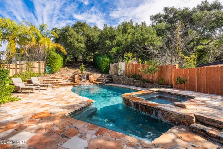 2498 Hereford Rd, Lake Sherwood, CA-Vinc