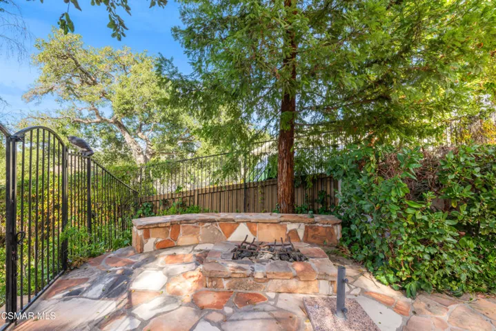 2498 Hereford Rd, Lake Sherwood, CA-Vinc