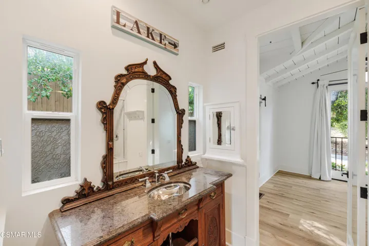 2498 Hereford Rd, Lake Sherwood, CA-Vinc