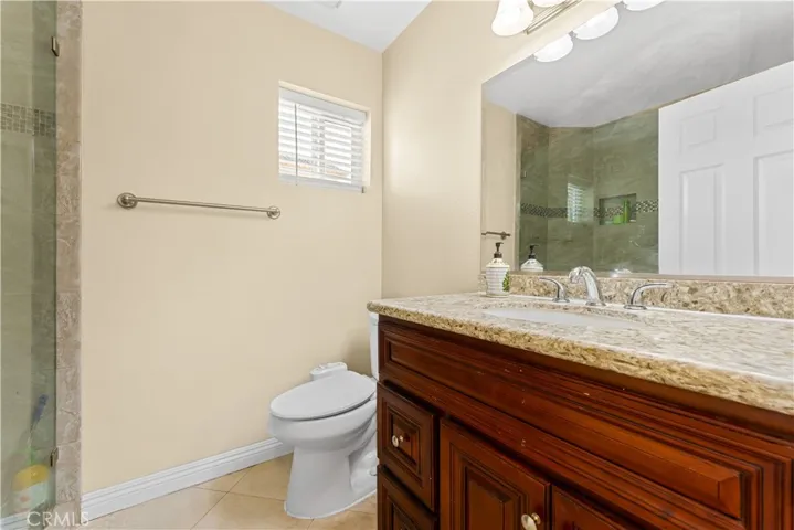 upstairs hall bath