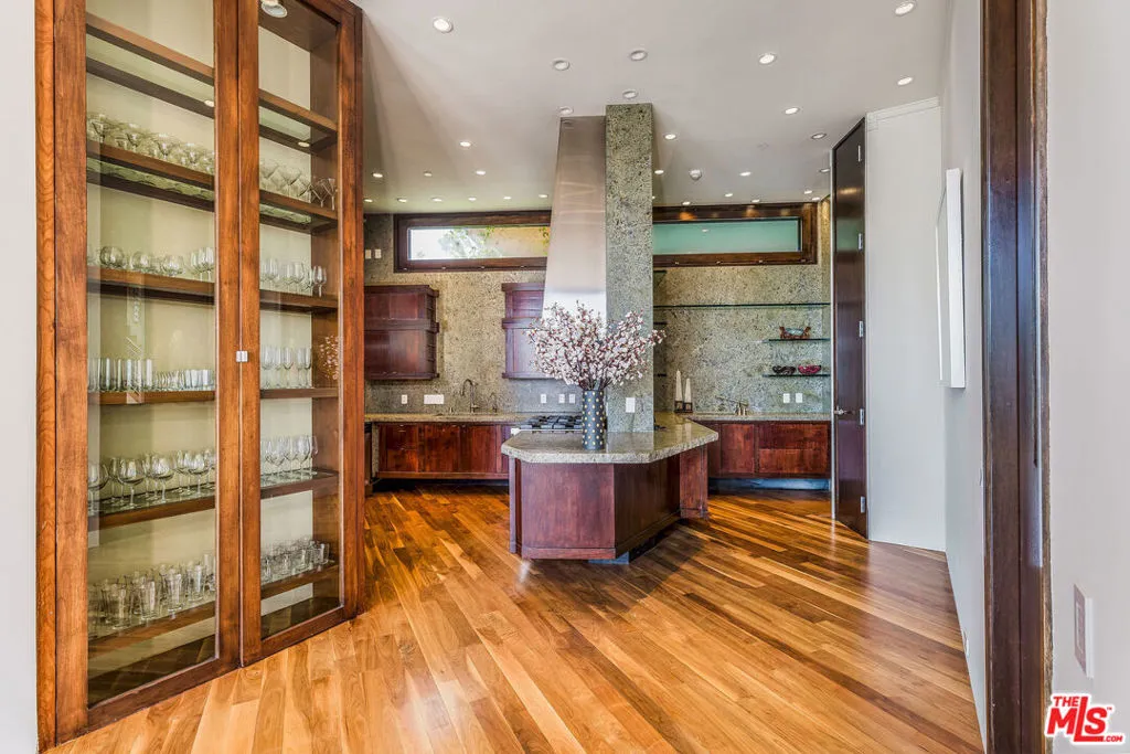 1111 Bel Air Place, Los Angeles, California 90077 home-pic-8