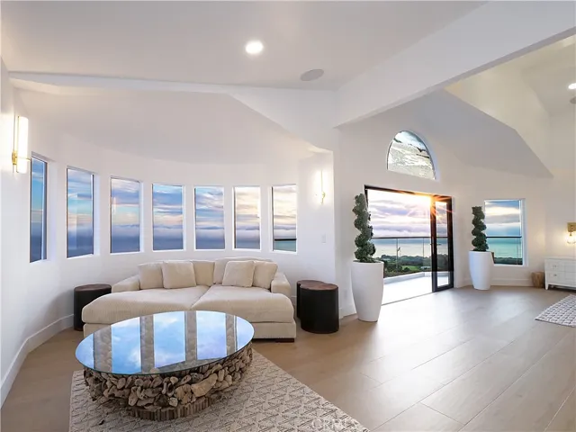 32551 Seacliff Drive, Rancho Palos Verdes, California 90275