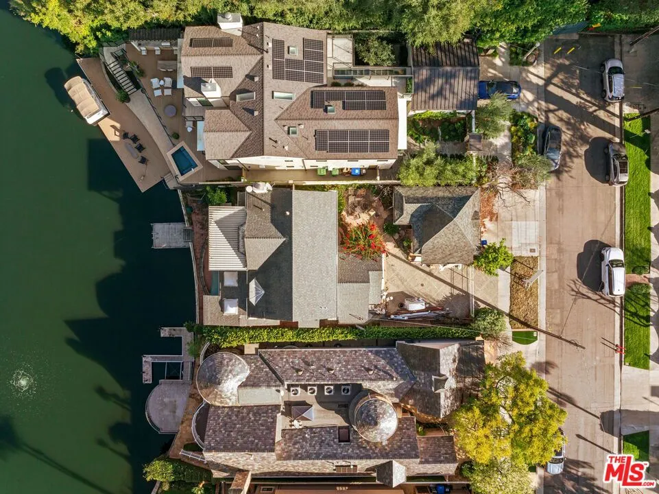 10037 Valley Spring Lane, Toluca Lake, California 91602 home-pic-4