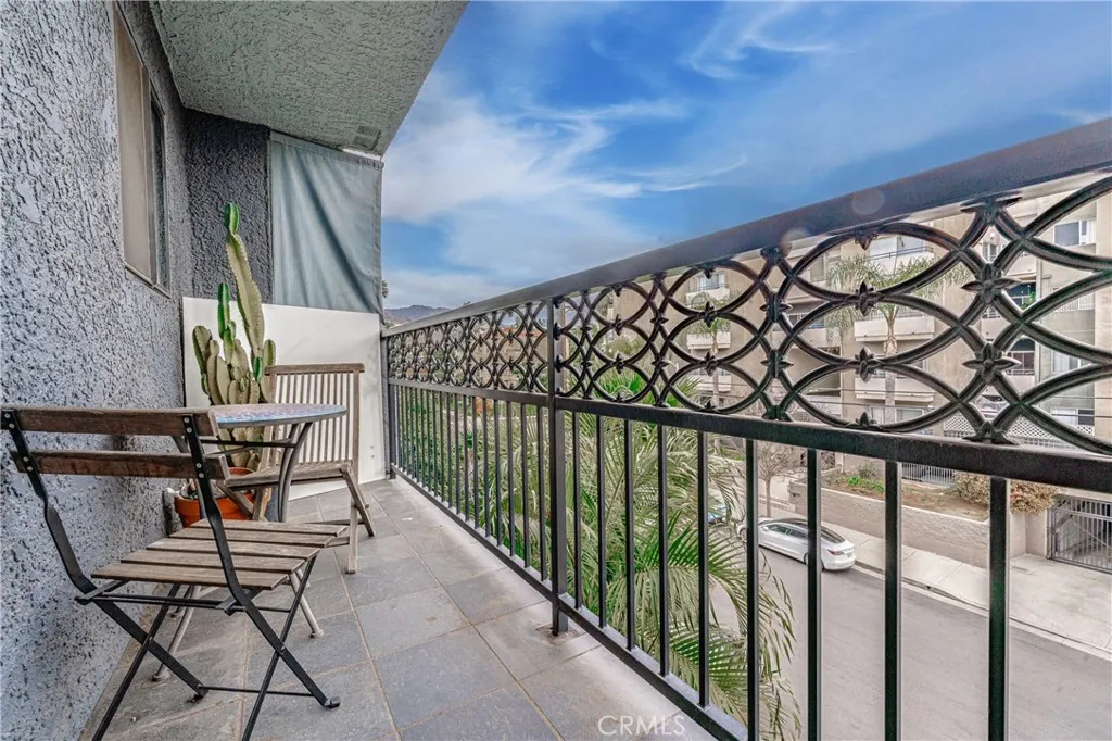 1355 N Sierra Bonita Avenue 307, West Hollywood, California 90046 home-pic-11