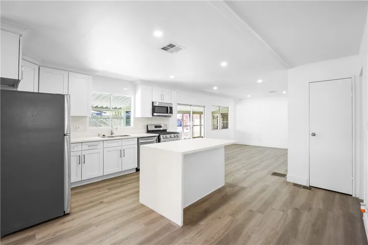 73330 Linda Circle, Palm Desert, California 92260