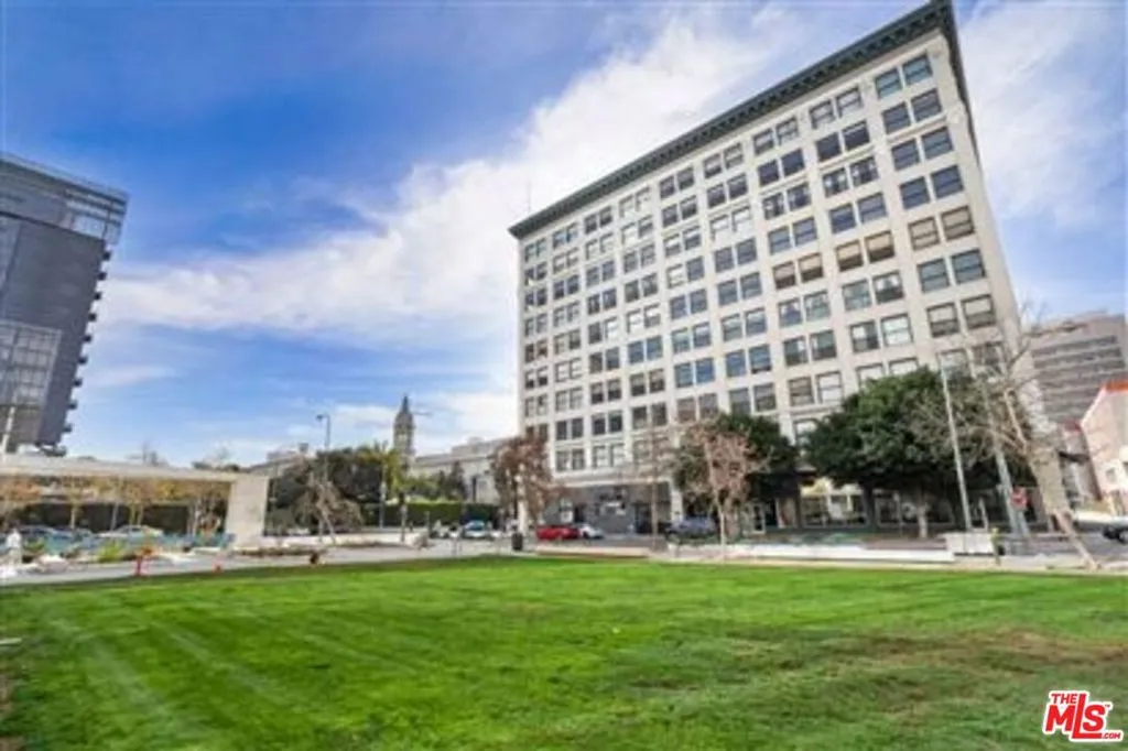 108 W 2nd Street 214, Los Angeles, California 90012 home-pic-37