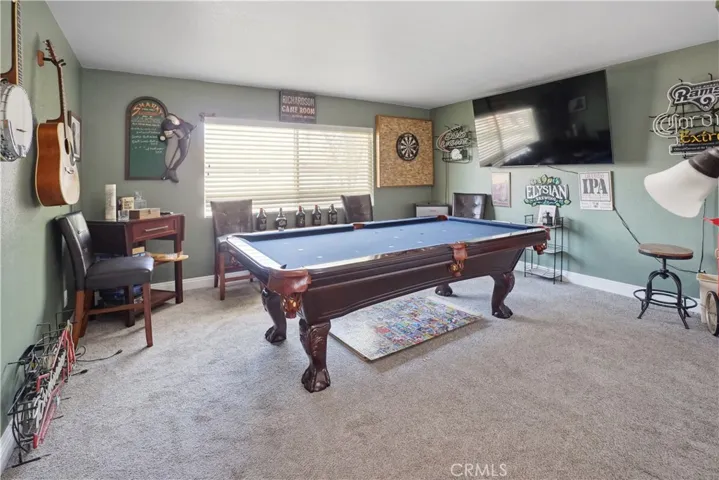 LARGE BEDROOM UPSTAIRS