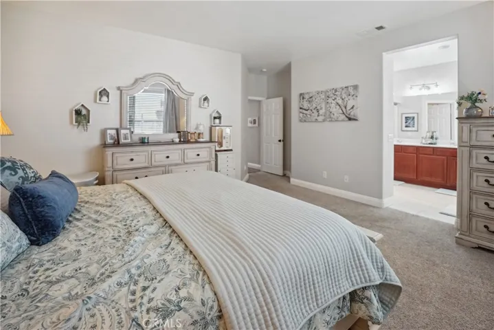 MAIN BEDROOM