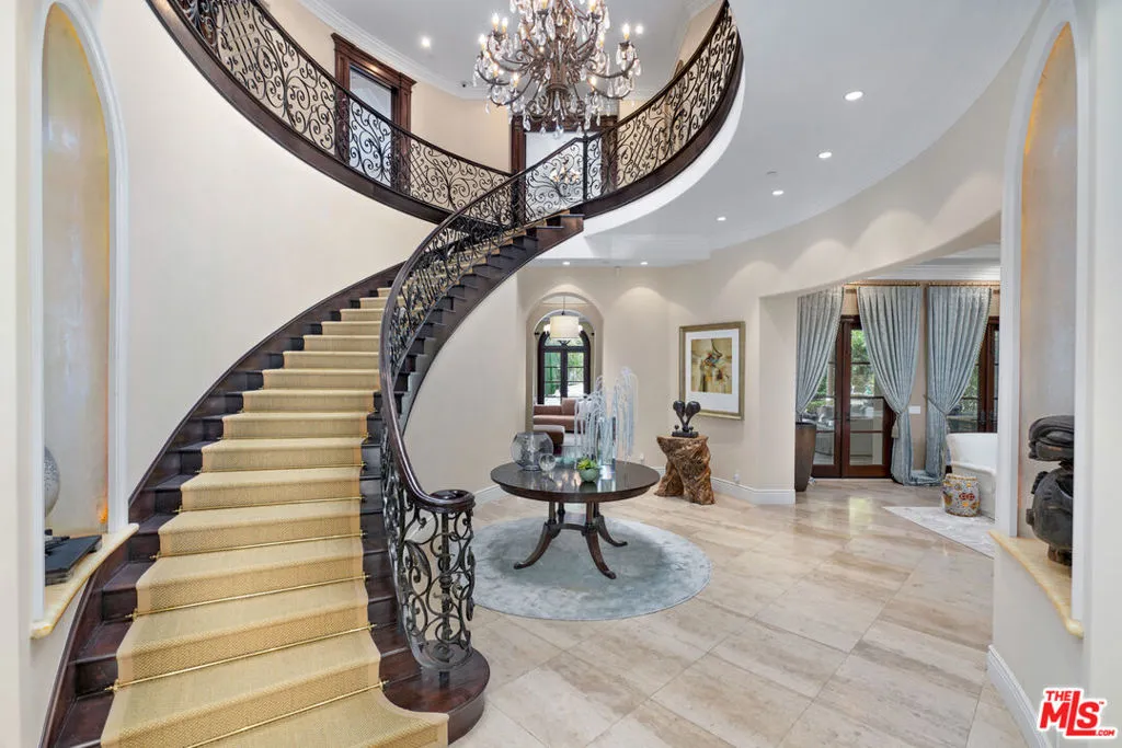 620 Walden Drive, Beverly Hills, California 90210 home-pic-2