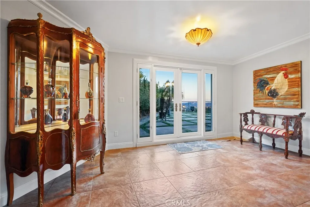 9222 Scotmont Drive, Tujunga, California 91042 home-pic-25