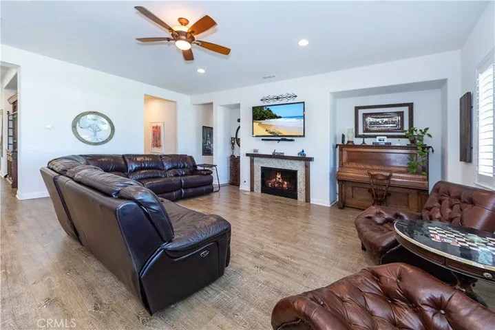 24294 Luna Brilla Lane, Murrieta, California 92562