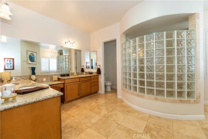 24294 Luna Brilla Lane, Murrieta, California 92562