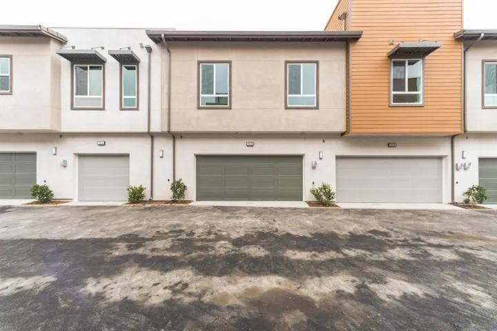 1016 Logan Ln, Vista, California 92081