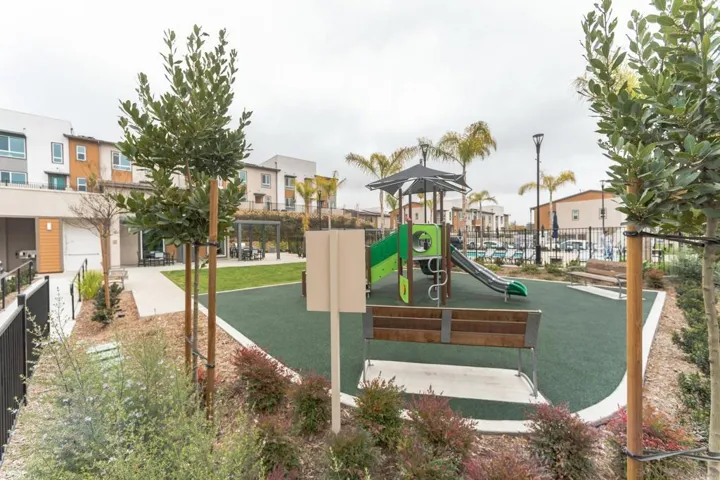 1016 Logan Ln, Vista, California 92081