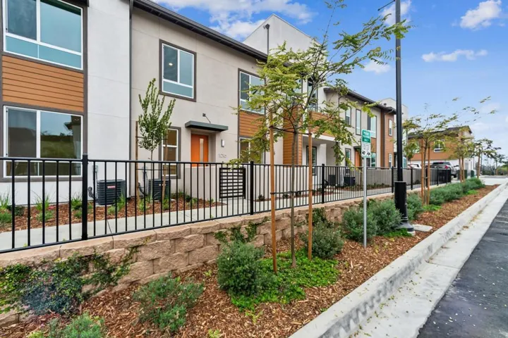1016 Logan Ln, Vista, California 92081