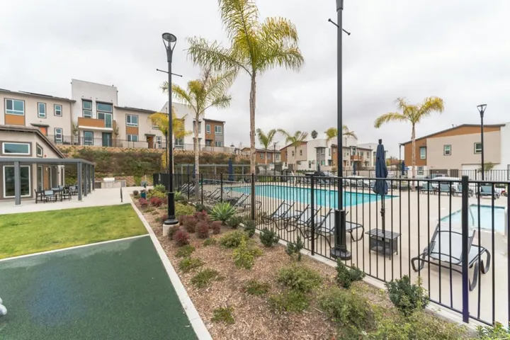 1016 Logan Ln, Vista, California 92081