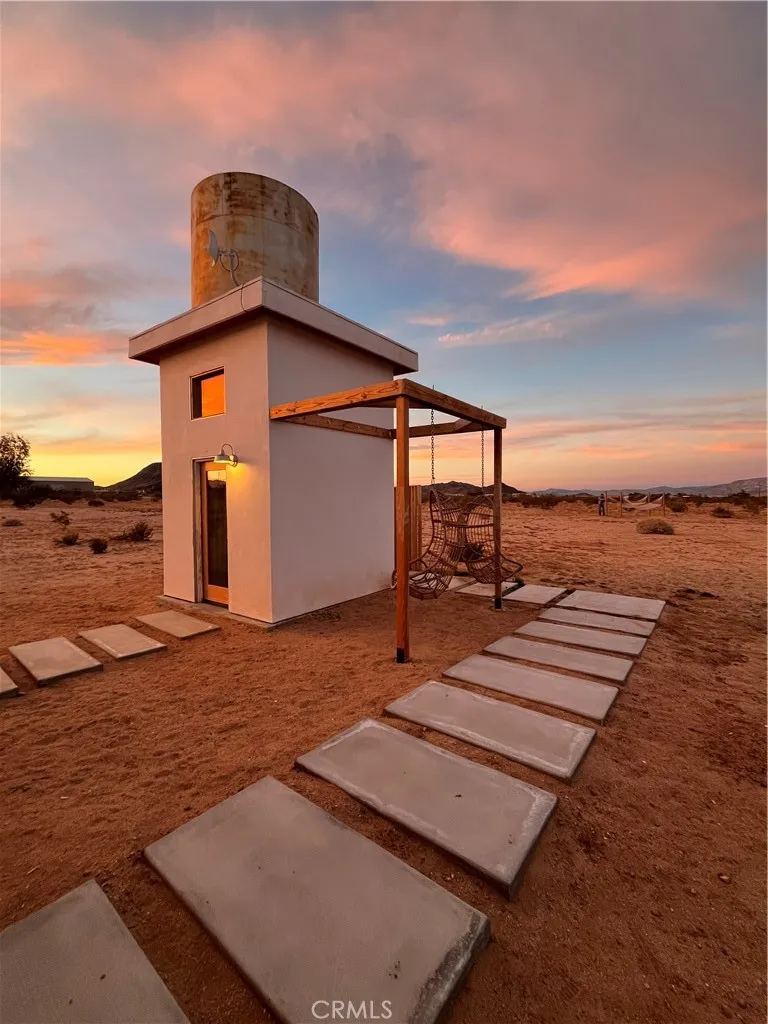 60654 Mitch Lane, Landers, California 92285 home-pic-50