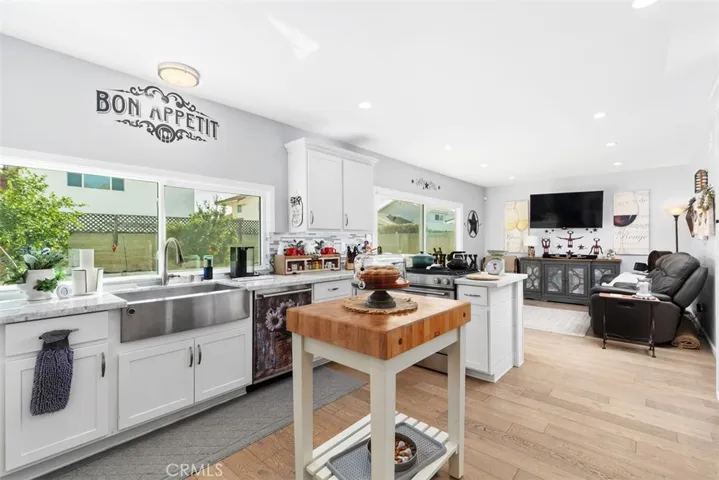 9142 Windsor Circle, Cypress, California 90630