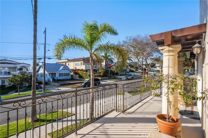 230 S Helberta Avenue A, Redondo Beach, California 90277