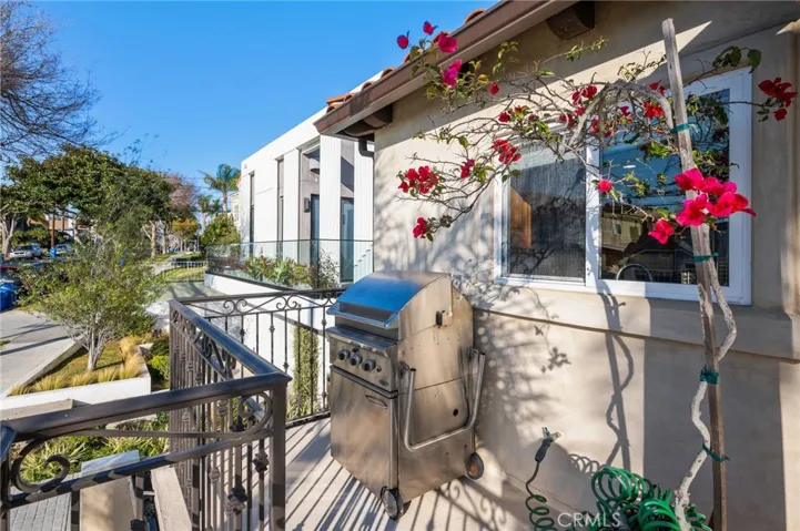 230 S Helberta Avenue A, Redondo Beach, California 90277