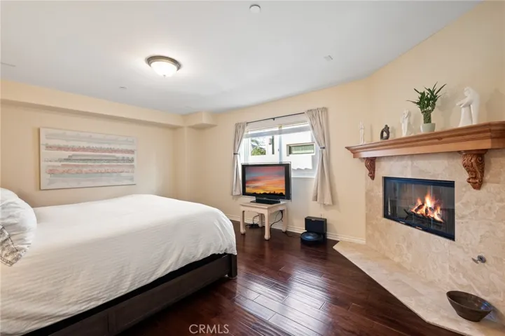230 S Helberta Avenue A, Redondo Beach, California 90277