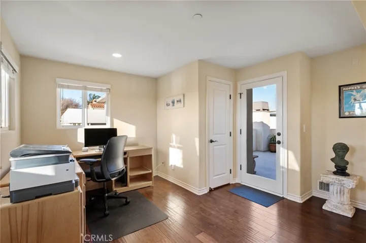 230 S Helberta Avenue A, Redondo Beach, California 90277