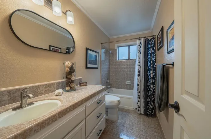 6748 Langley Canyon Road, Salinas, California 93907